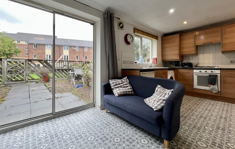 Hartford Court, Heaton, Newcastle - Image 1